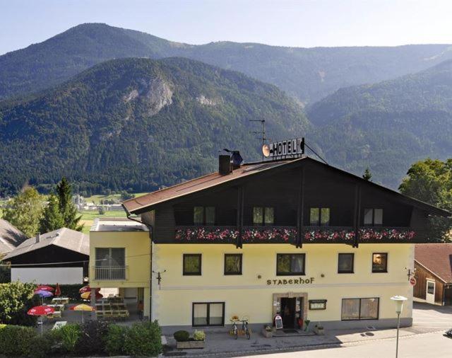 Dorfgasthof Hotel Staberhof Kellerberg エクステリア 写真