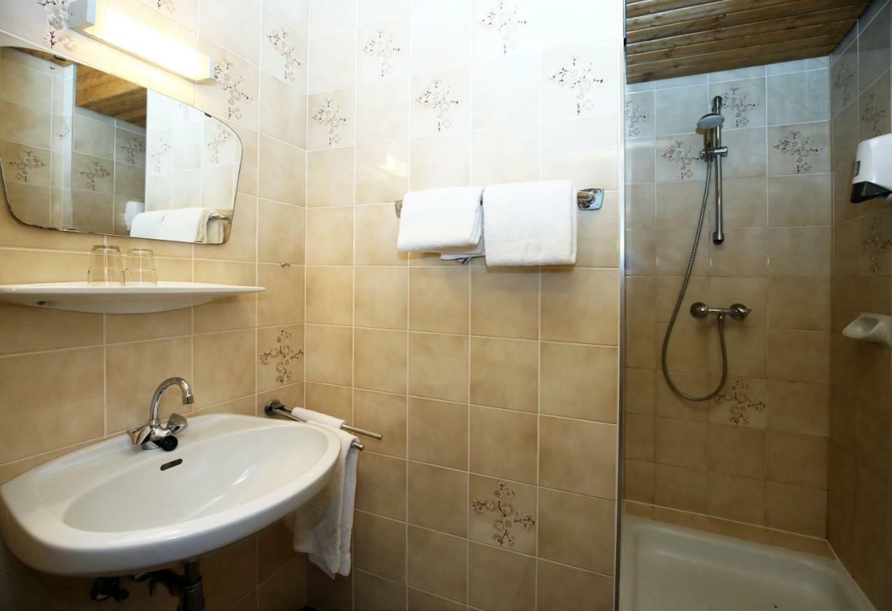 Dorfgasthof Hotel Staberhof Kellerberg エクステリア 写真
